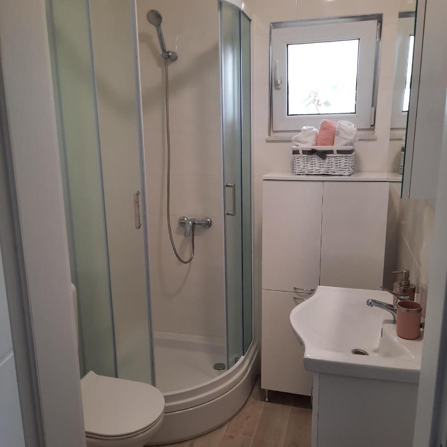 Studio Apartman Mare 特罗吉尔 外观 照片